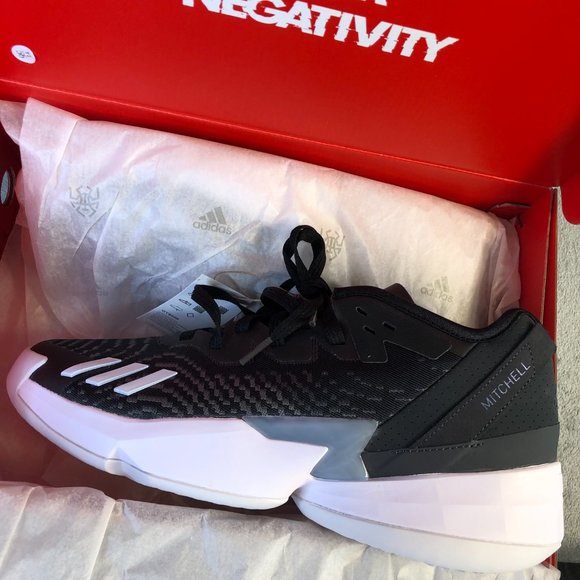 adidas D.O.N. Issue #4 Men's Core Black Cloud White Carbon Sneakers Shoes - Picture 8 of 17